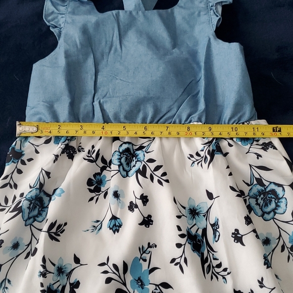 🌟🆕️ Adorable Girls Dress - Picture 8 of 11